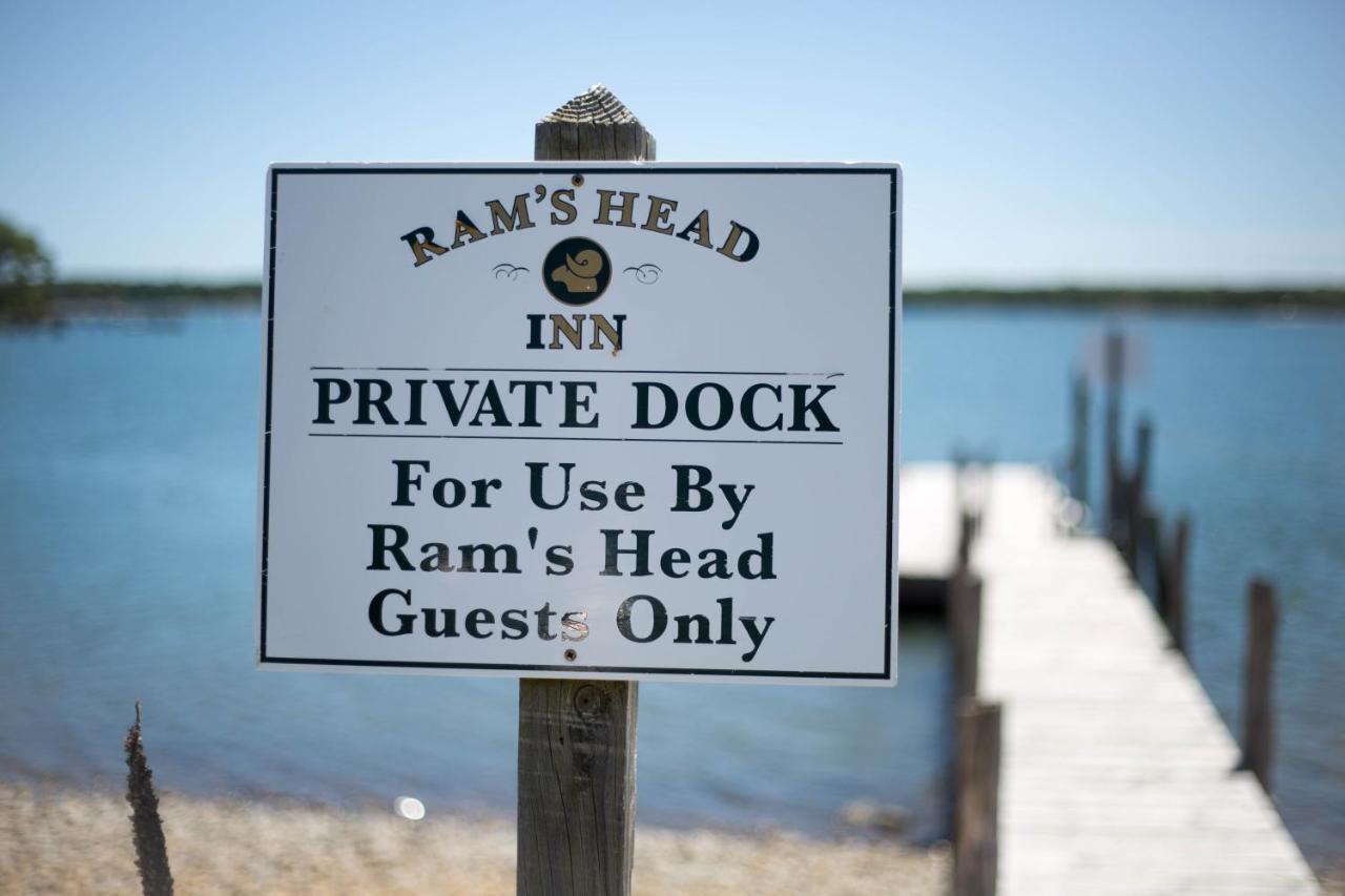 Ram'S Head Inn เกาะเชลเตอร์ ภายนอก รูปภาพ